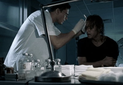 Michael demande de l'aide à Adam