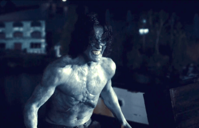 Michael se transforme pour affronter l'unité IPU