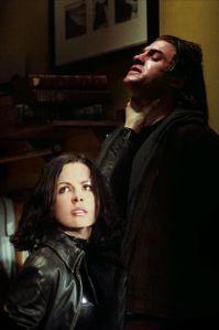 Sélène interrompue par les Lycans pendant son interrogatoire sur Michael.