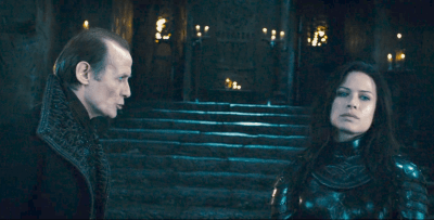 Viktor réprimandant Sonja pour ses sorties nocturnes